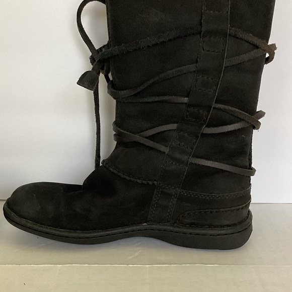 UGG Catalina Tall Black Suede Shearling Leather Wrap Strap Boots Size 6 - Picture 11 of 15